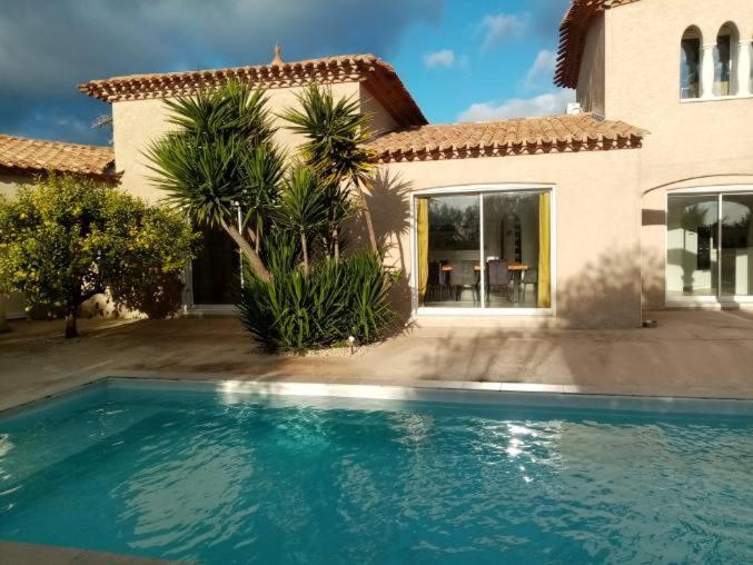 Bienvenue A L Hacienda Villa Magalas Exterior photo